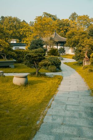 日式庭園設計的基本元素與概念