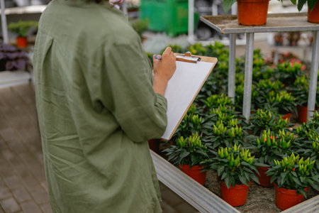 書桌植物擺放指南：兼具美觀與提升工作效率